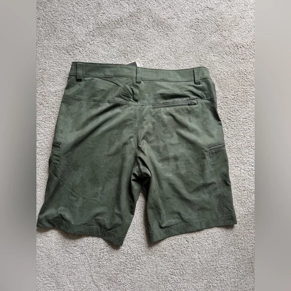 Eddie Bauer Men’s Flexion cargo shorts 34 NWT - Picture 3 of 3